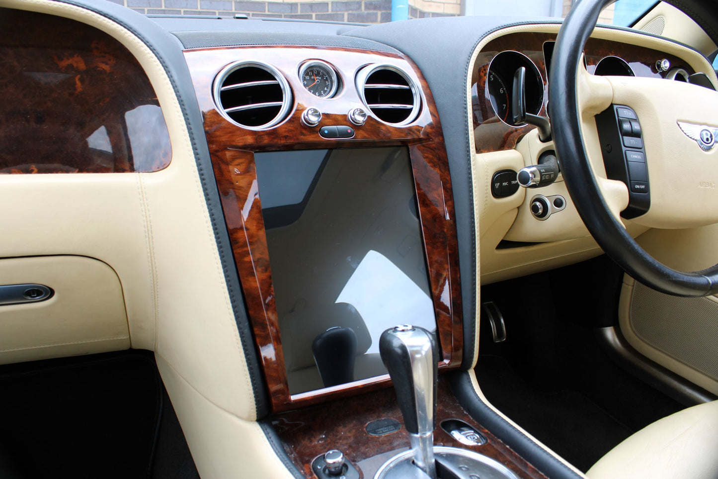 Automotive Grade Infotainment Unit for Bentley continental PX6 CarPlay DSP