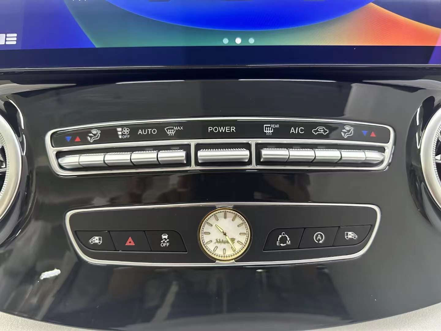 Mercedes Benz V Class 13.3” Ultra Max Pad Series CarPlay